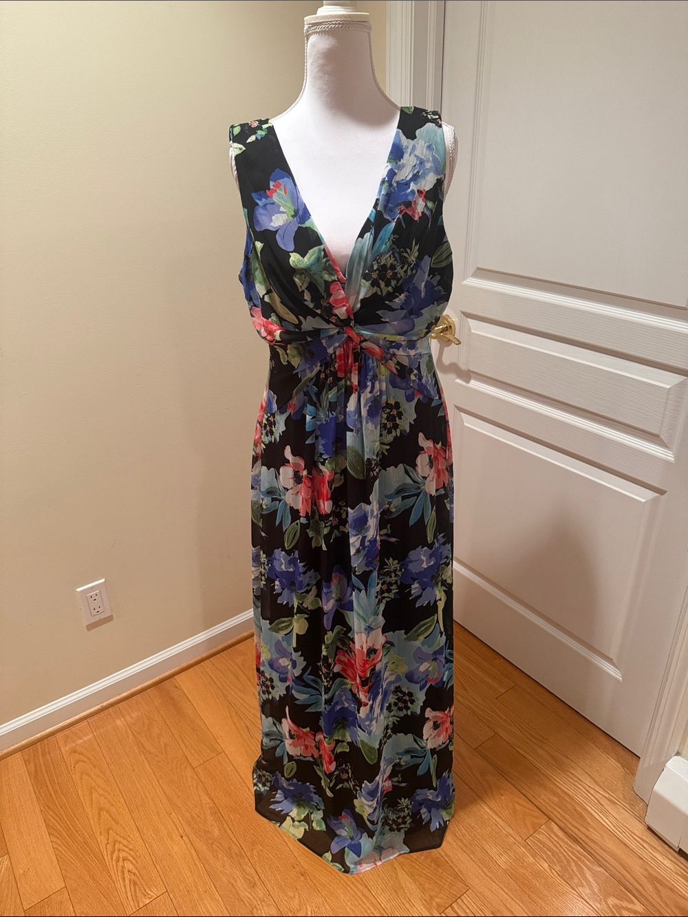 connected apparel Black Floral V-Neck Maxi Dress